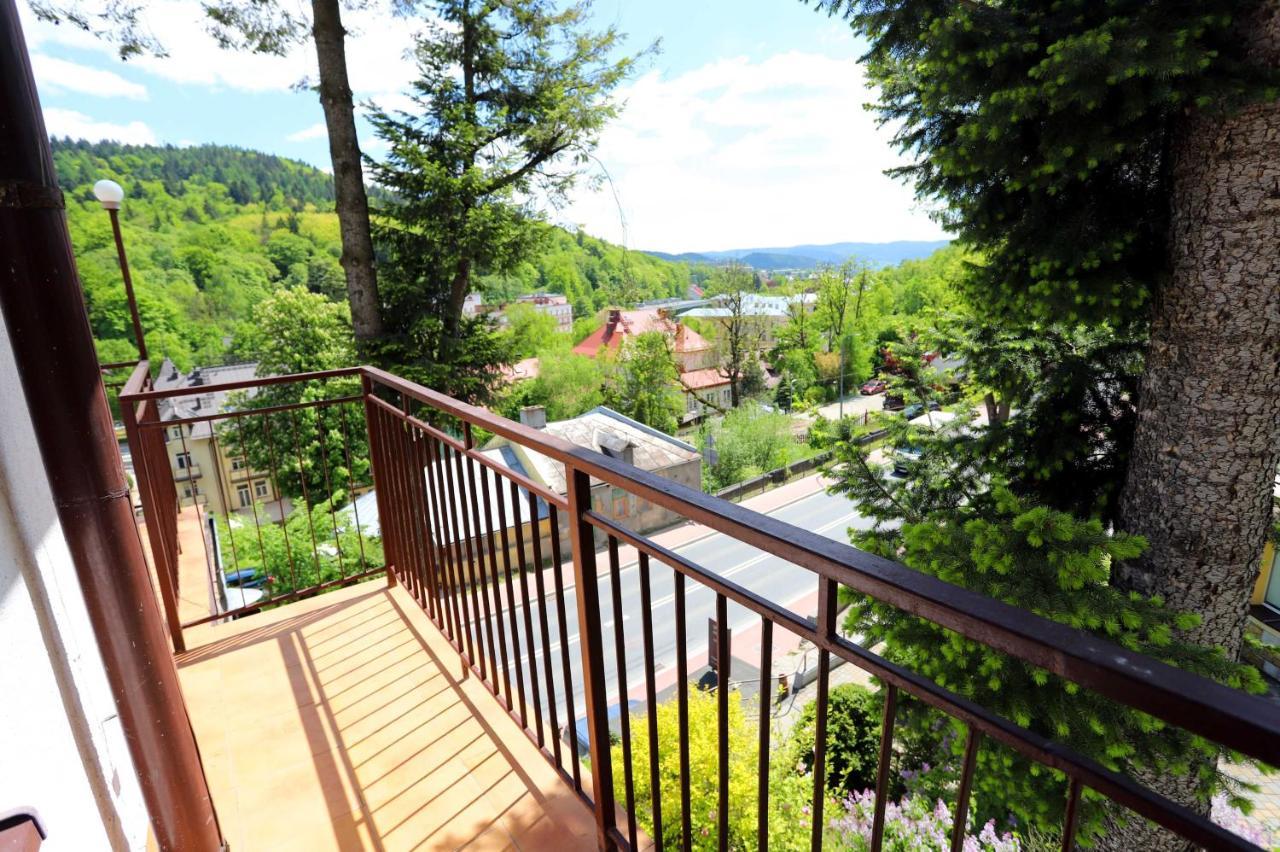 Domy Wczasowe Tryumfy Bed and Breakfast Krynica Zdroj Buitenkant foto